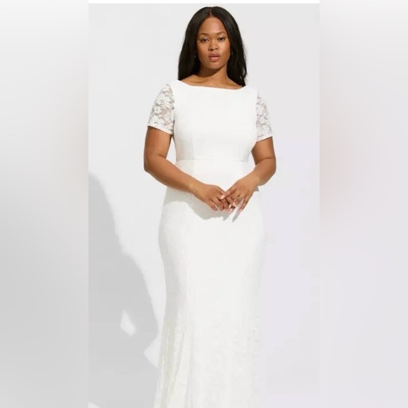 Torrid Ivory Lace Short Sleeve Fit & Flare Lace Wedding Dress Size 14 - Picture 1 of 10